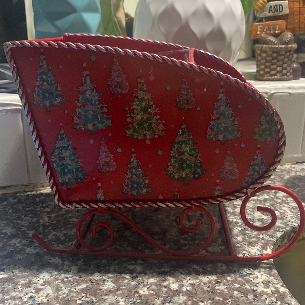 Pioneer Women metal tree holder